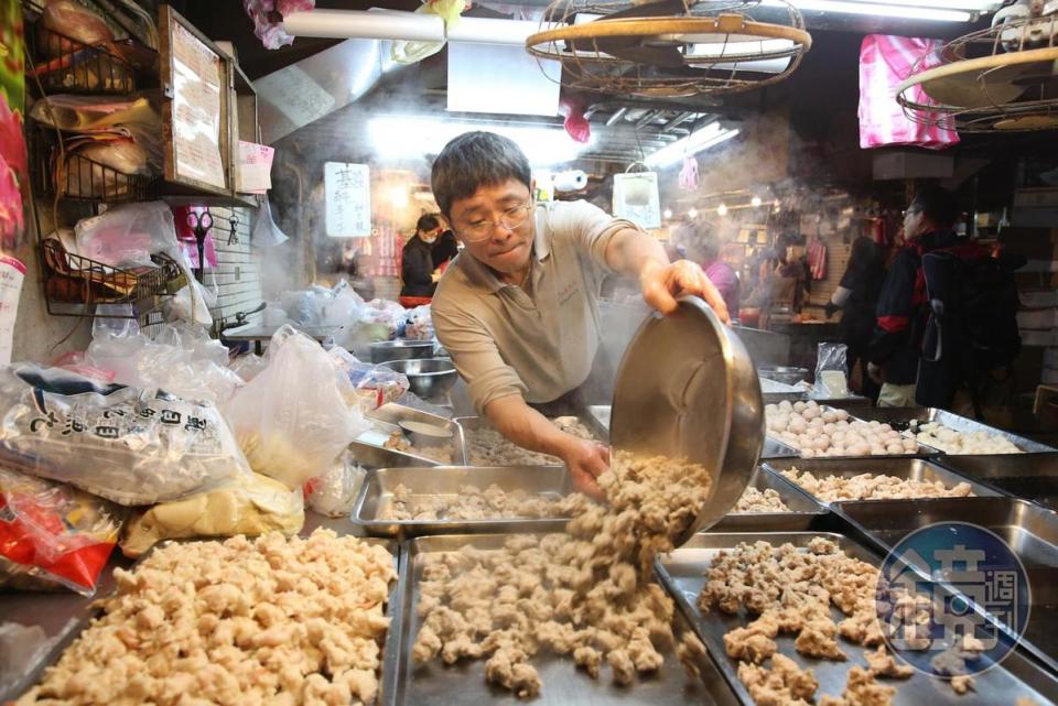 濱江市場「七禾魚丸店」是James經常光顧的老字號。