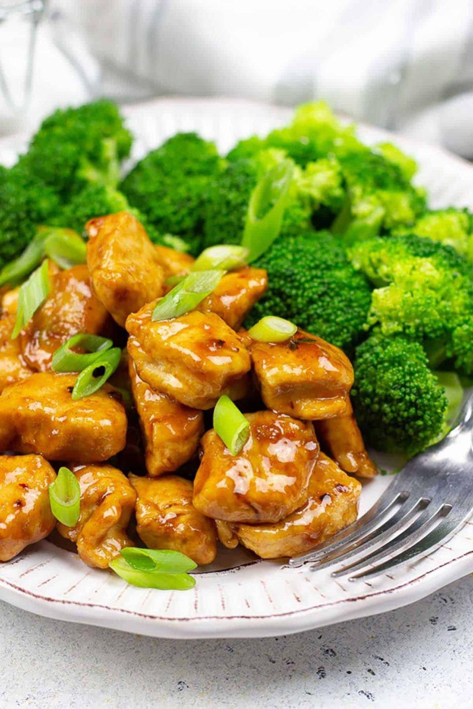 6) Low-Carb General Tso's Chicken