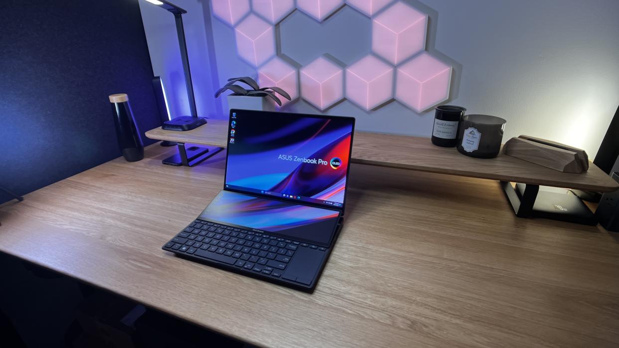  Asus Zenbook Pro 14 Duo OLED 