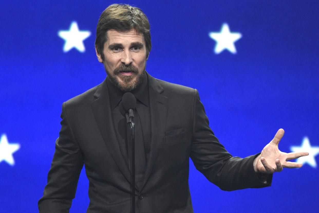 Etwas stimmte nicht mit Christian Bales Anzug. (Bild: AP Photo