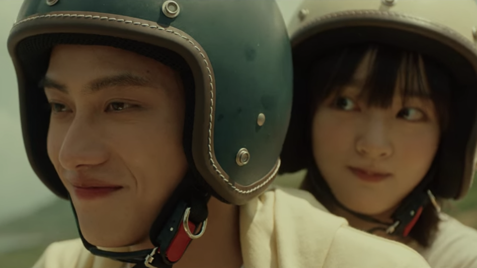 Fandy Fan as Chang Che-kai (K) and Gingle Wang as Sung Yuan-yuan (Cream) in More Than Blue: The Series. (Screenshot: Netflix)