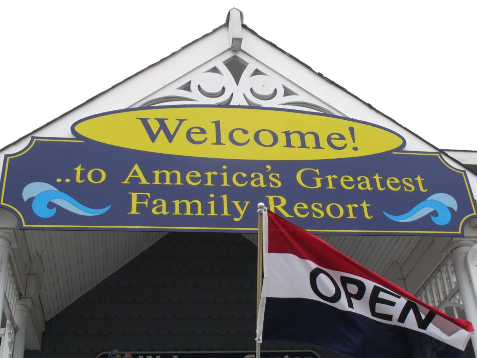 This March 20, 2012, photo shows the welcome center in Ocean City N.J., with the city's motto, America's Greatest Family Resort. Voters will decide in May whether to allow restaurant patrons to bring wine or beer with them to have with dinner, a proposal that has proven divisive. (AP Photo/Wayne Parry)