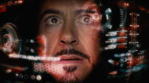 <p>Todos fantaseamos con hablarle a nuestra computadora casi como a un ser humano y que ella nos ayude con las tareas diarias, ¿no?</p><p>Lo cierto es que desde que vimos a JARVIS en la saga Iron Man y en las películas de “Los Vengadores”, aparecieron sistemas como <i>MAKO</i> y <i>SIRI</i> que están basados en una experiencia “similar”.</p><p>Incluso hay noticias que indican que <i><b>Mark Zuckerberg</b></i> está desarrollando su propia JARVIS… Al fin y al cabo es uno de los hombres del planeta que podría acercarse a la fortuna de Tony. </p>