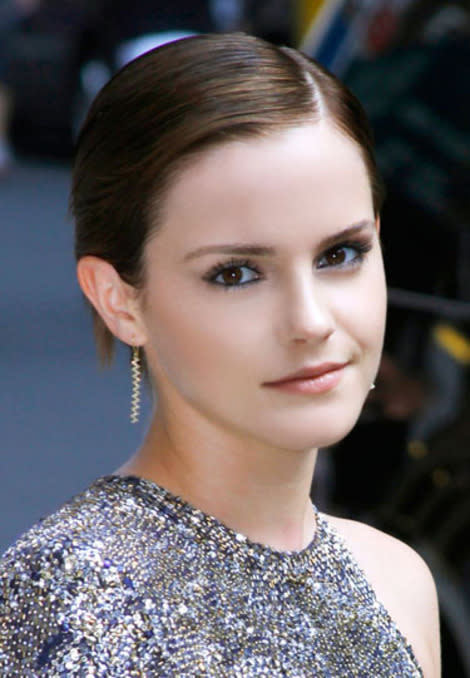 Emma Watson's Sleek Straight Cut