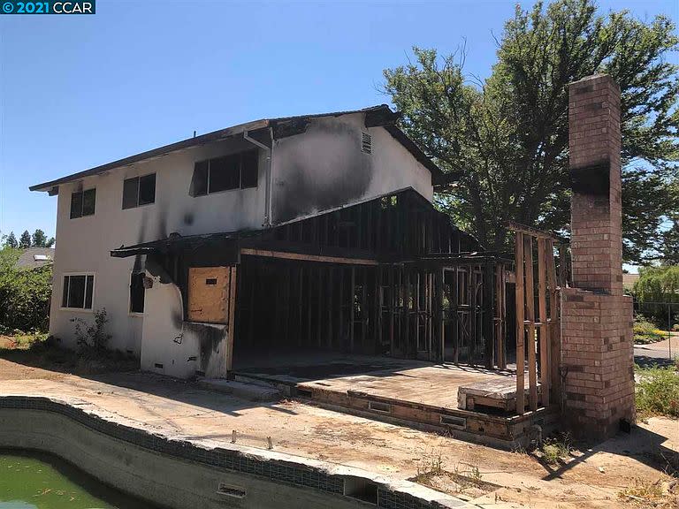 Burned out home still sells for $1m in California  (Melinda Byrne/Key Realty)