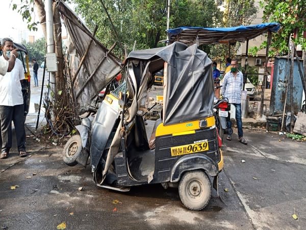 One injured as MSRTC bus collides with auto rickshaws and bike (Photo/ANI)