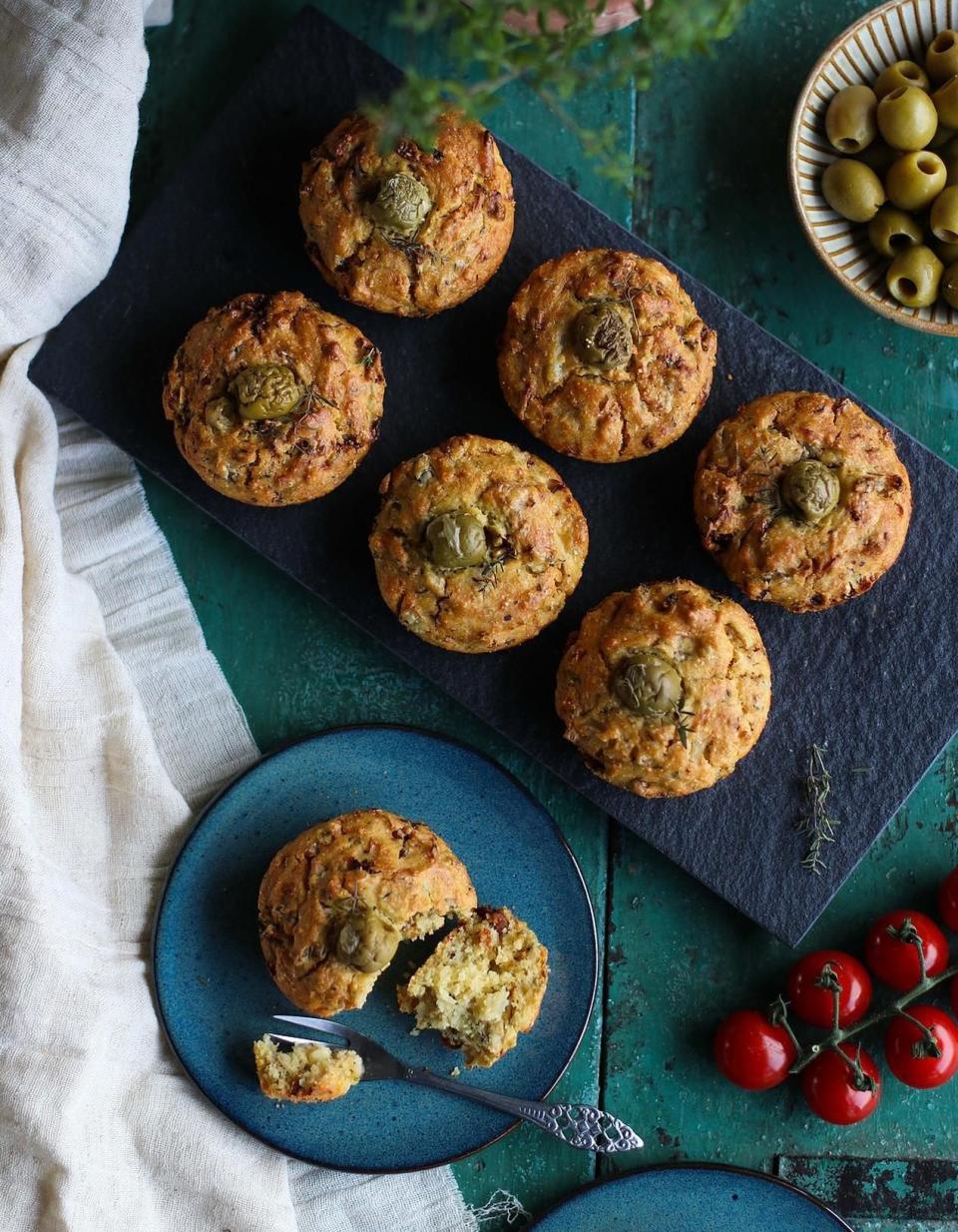 Muffins aux olives et tomates séchées