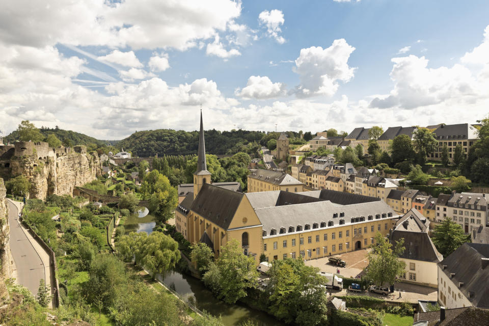 <p>Avec un PIB par habitant de 110 870 dollars soit 96 078 euros, le Luxembourg est le pays européen le plus riche. </p>