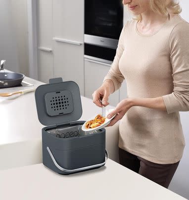 Save 53% on this Joseph Joseph compost caddy that has an odour filter.