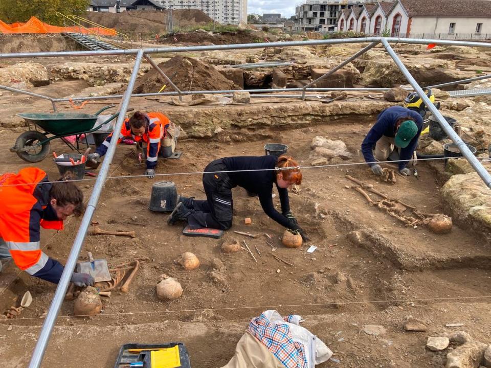 Archaeologists excavated numerous cemeteries, including the servant cemetery pictured here. Photo by Jean Demerliac from INRAP