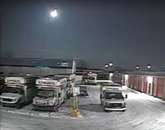 Security camera footage of the fireball in the sky over Toledo, Ohio (T. Masterson and the American Meteor Society)