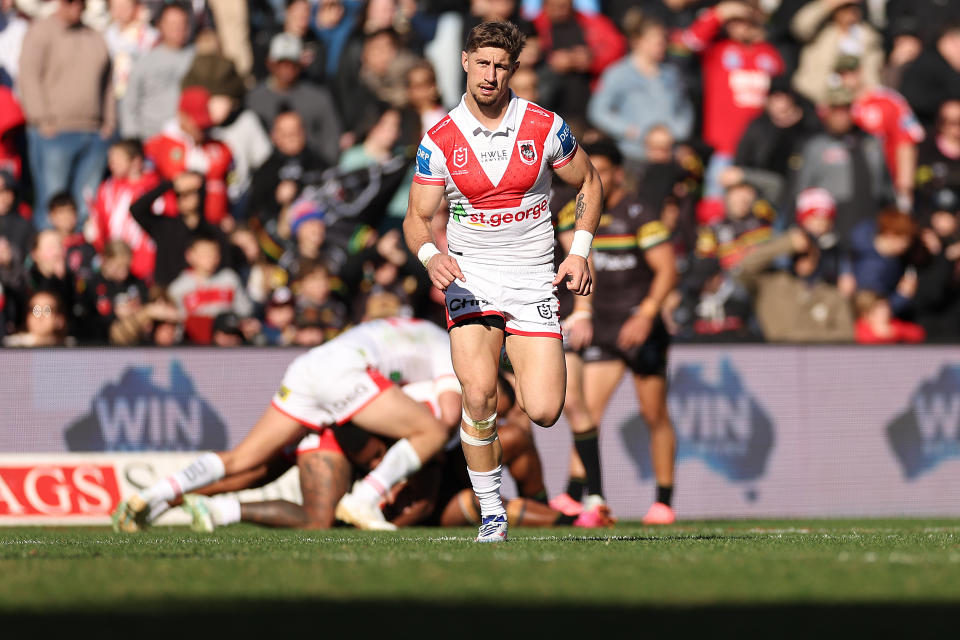 WOLLONGONG, AUSTRALIA – JULY 28: Zac Lomax of the Dragons runs back to his marker during the round 21 NRL match between the St. George Illawarra Dragons and the Penrith Panthers at WIN Stadium on July 28, 2024 in Wollongong, Australia. (Photo by Jeremy Ng/Getty Images)