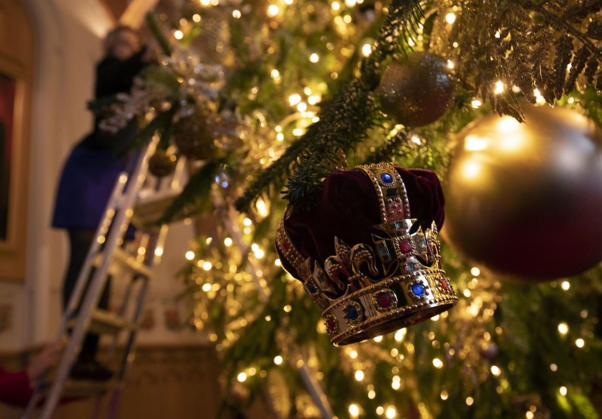 <strong>Weihnachtsschmuck in Form einer Krone – auf Schloss Windsor kann man sich das erlauben. (Bild: Getty Images)</strong>