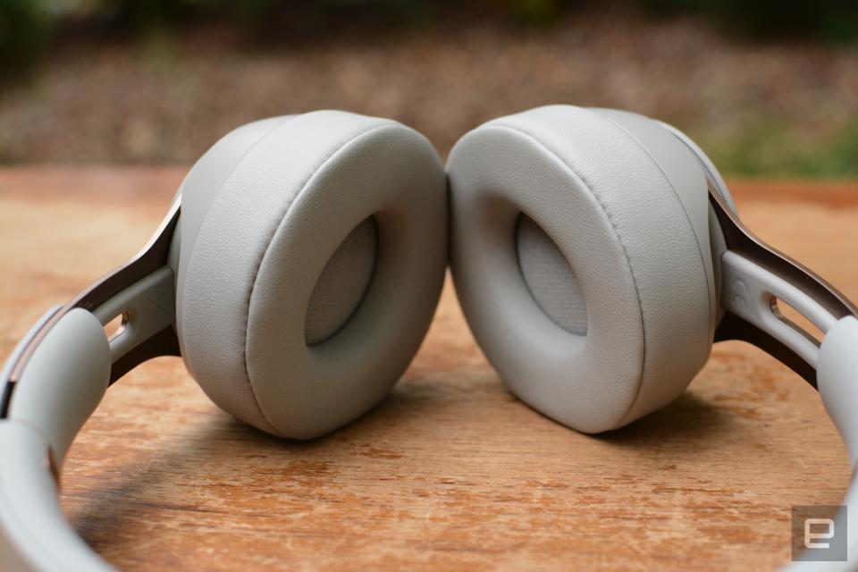 Beats trades comfort for solid noise cancellation on its best headphones yet, but the handy features might convince you to give them a try anyway. 