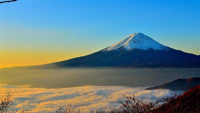 原定下月交屋！疑因擋住富士山美景日本建商把10層樓大樓拆了