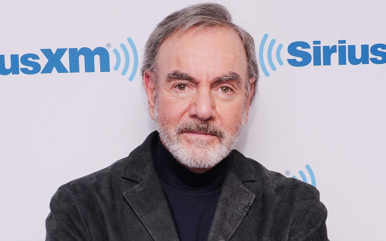 2018 erhielt Neil Diamond die Diagnose Parkinson. In einem Interview sprach der 82-Jährige nun offen über seine Erkrankung. (Bild: 2014 Getty Images/Stephen Lovekin)