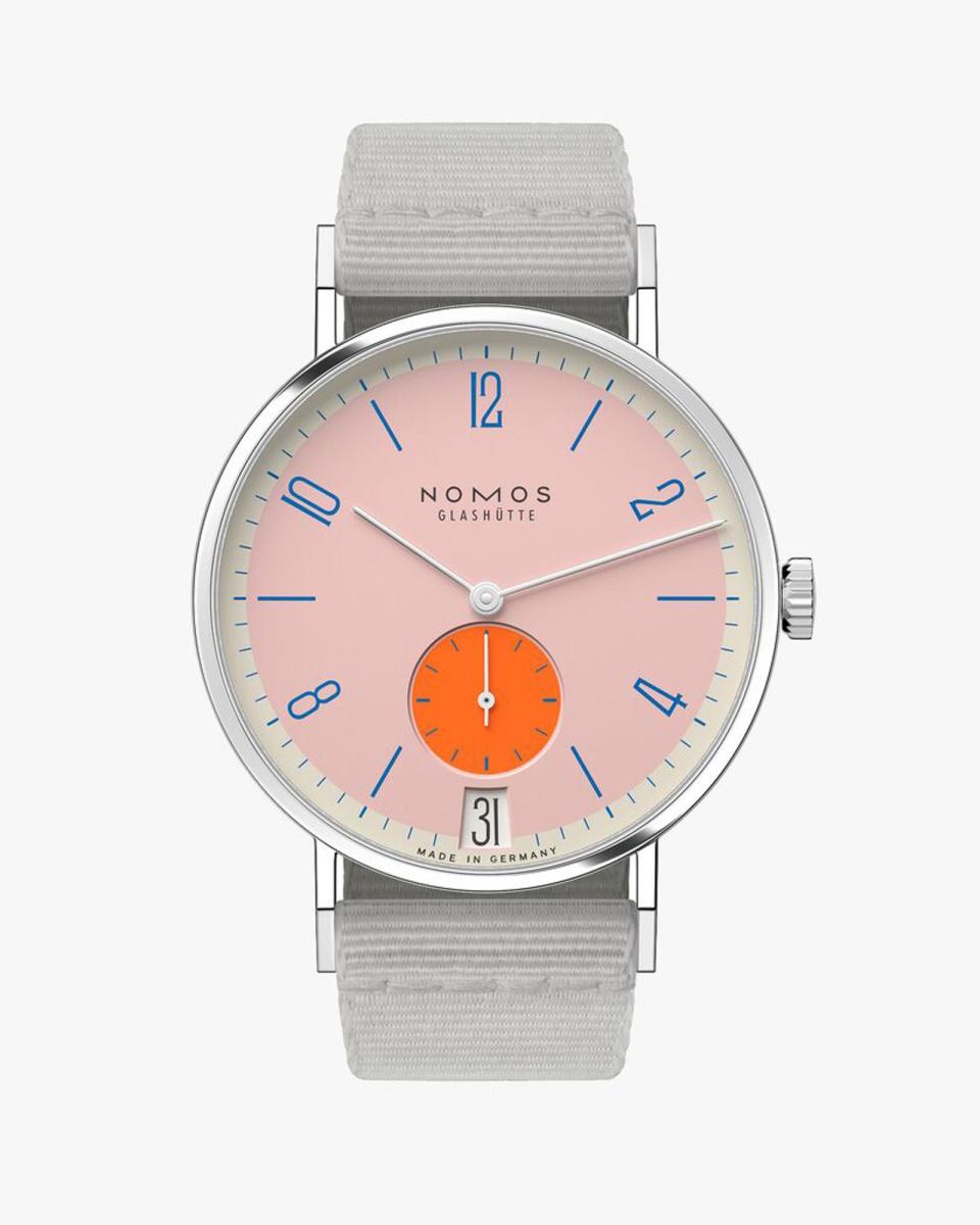 NOMOS Tangente 38 date Flamingopink，定價：NT$76,000。