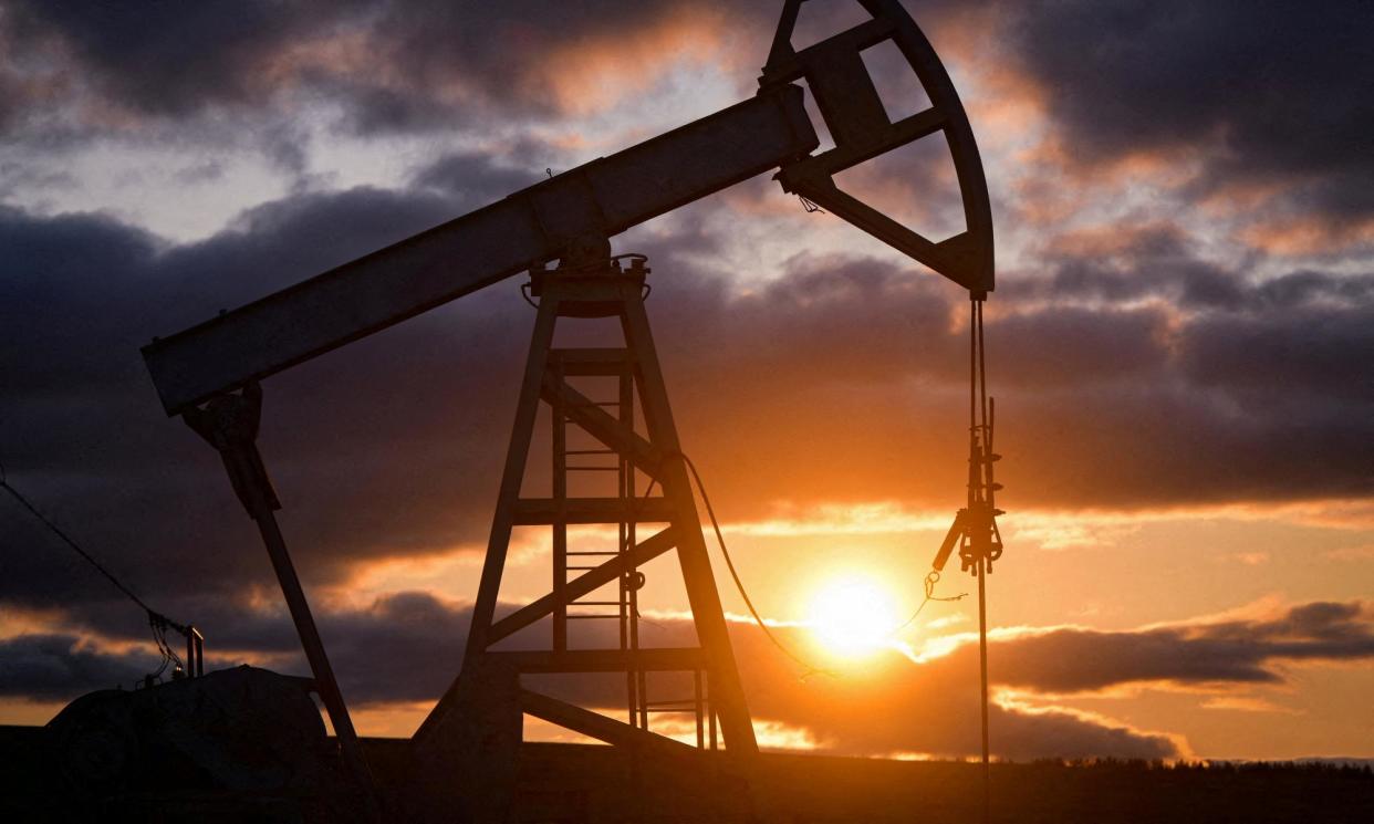 <span>An oil pump jack outside Almetyevsk in Tatarstan. Russian oil has continued to flow to the UK via other nations, data has shown.</span><span>Photograph: Alexander Manzyuk/Reuters</span>