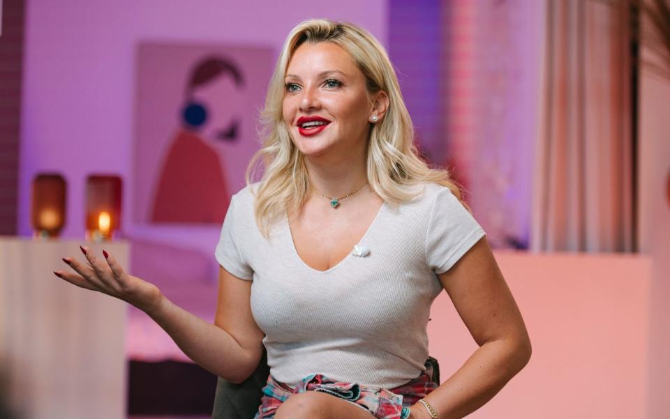 Reality-TV-Star Evelyn Burdecki (33) sucht im TV nach der wahren Liebe. (Bild: SAT.1/Julia Feldhagen)