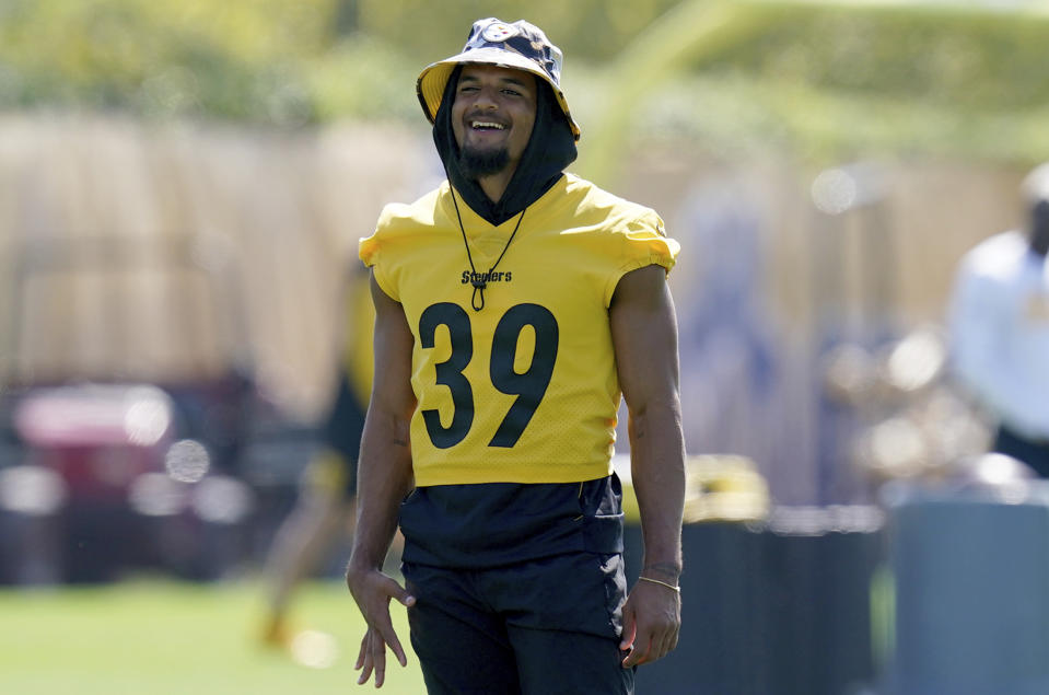 Pittsburgh Steelers safety Minkah Fitzpatrick warms up during NFL football practice, Tuesday, Sept. 20, 2022, at UPMC Rooney Sports Complex in Pittsburgh. (Matt Freed/Pittsburgh Post-Gazette via AP)