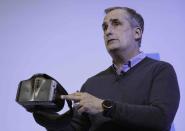 <p>Auch Intel-Chef Brian Krzanich zog sich wegen Trumps Umgang mit dem Charlottesville-Anschlag aus dem Beraterstab des Präsidenten zurück. „Ich trete aus dem Rat zurück, um auf den gravierenden Schaden aufmerksam zu machen, den unser gespaltenes politisches Klima an wichtigen Dingen anrichtet“, schrieb Krzanich in einem Blog-Post. (Bild: AP Photo/John Locher) </p>