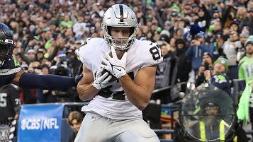 Raiders sign fourth-round pick tight end Foster Moreau