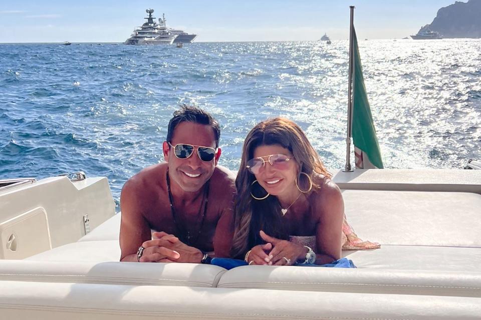 EXCLUSIVE: Teresa Giudice and new husband Luis enjoy the last days of their honeymoon with close friends Jill Zarin and her husband Bobby, Capri, Italy. Pictured: Teresa Giudice,Luis Ruelas Ref: SPL5334976 260822 EXCLUSIVE Picture by: SplashNews.com Splash News and Pictures USA: +1 310-525-5808 London: +44 (0)20 8126 1009 Berlin: +49 175 3764 166 photodesk@splashnews.com World Rights