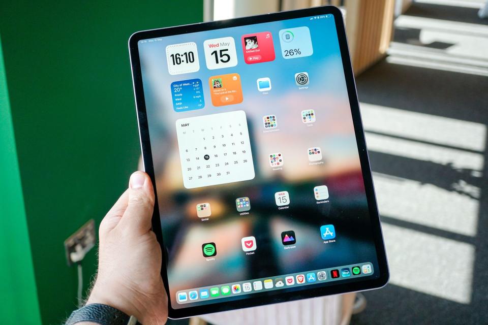 ipad air 2024 review english