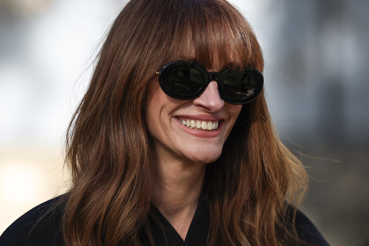 US actress Julia Roberts arrives for the Jacquemus Womenswear Ready-to-wear Spring-Summer 2024 collection at Maeght Foundation, in Saint-Paul-de-Vence, southern France, on January 29, 2024. (Photo by Valery HACHE / AFP) (Photo by VALERY HACHE/AFP via Getty Images)
