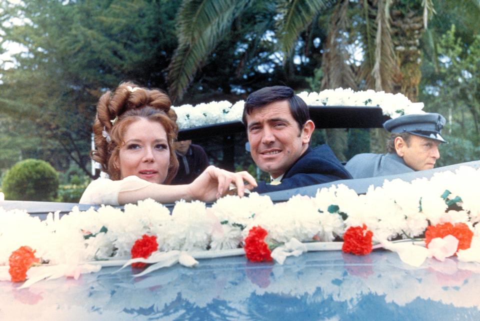 Diana Rigg und George Lazenby als Hochzeitspaar in “Im Geheimdienst Ihrer Majestät“. (Bild: ddp)