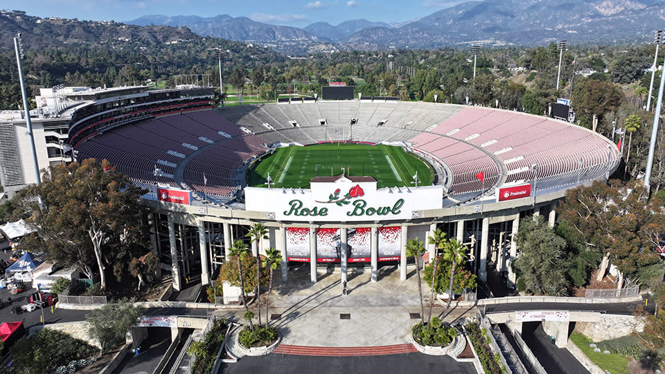 How to Watch Rose Bowl Live For Free to See Alabama & Michigan Face Off