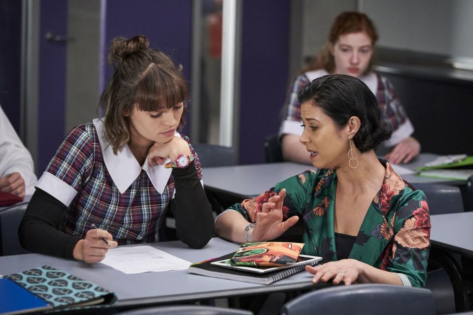 Wednesday, April 3: Maggie tries to help Bella with her work