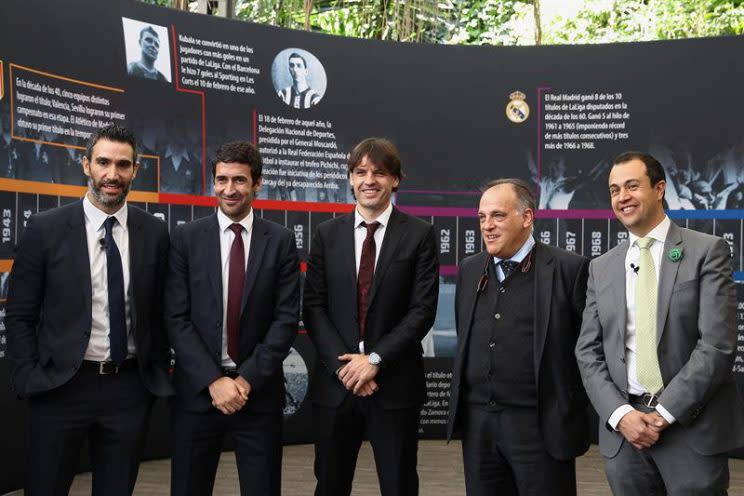 Grandes figuras como Fernando Sanz, Raúl González y Fernando Morientes han confirmado su asistencia al “Partido de las Leyendas”. Foto: EFE