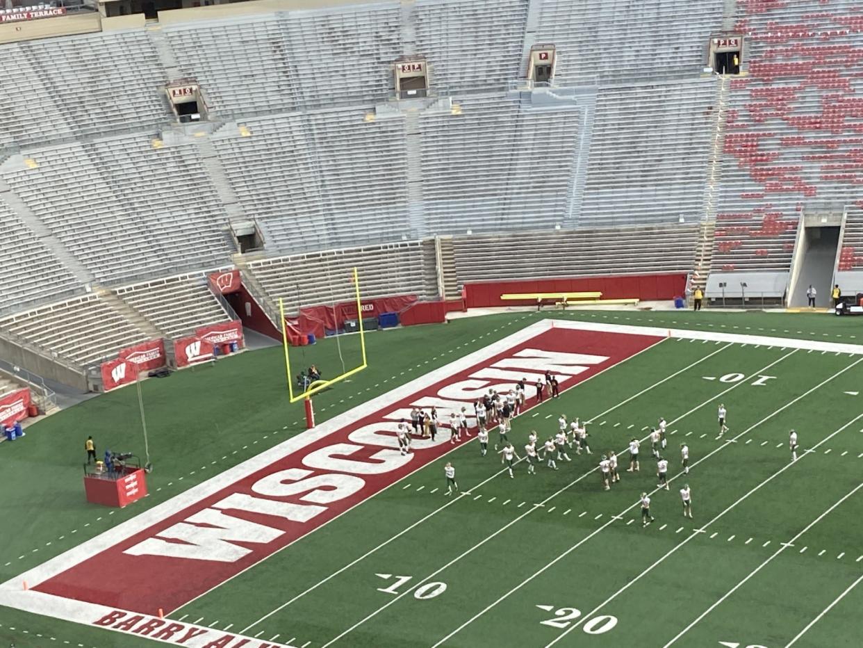 The Edgar football team prepares for its Division 7 state championship game against Black Hawk/Warren (Ill.) on Nov. 16, 2023.