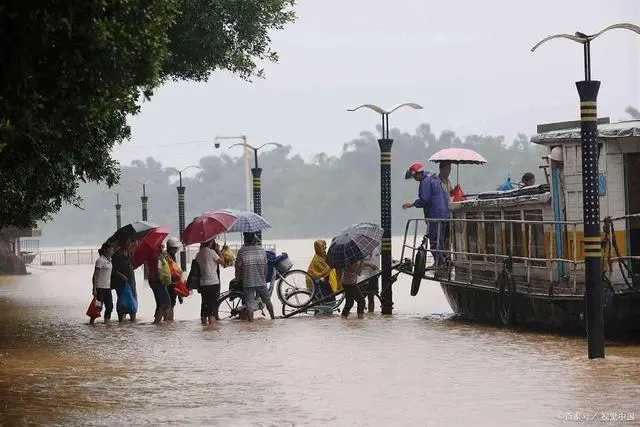 中國江西福建地區豪雨成災。（圖／翻攝自微博）