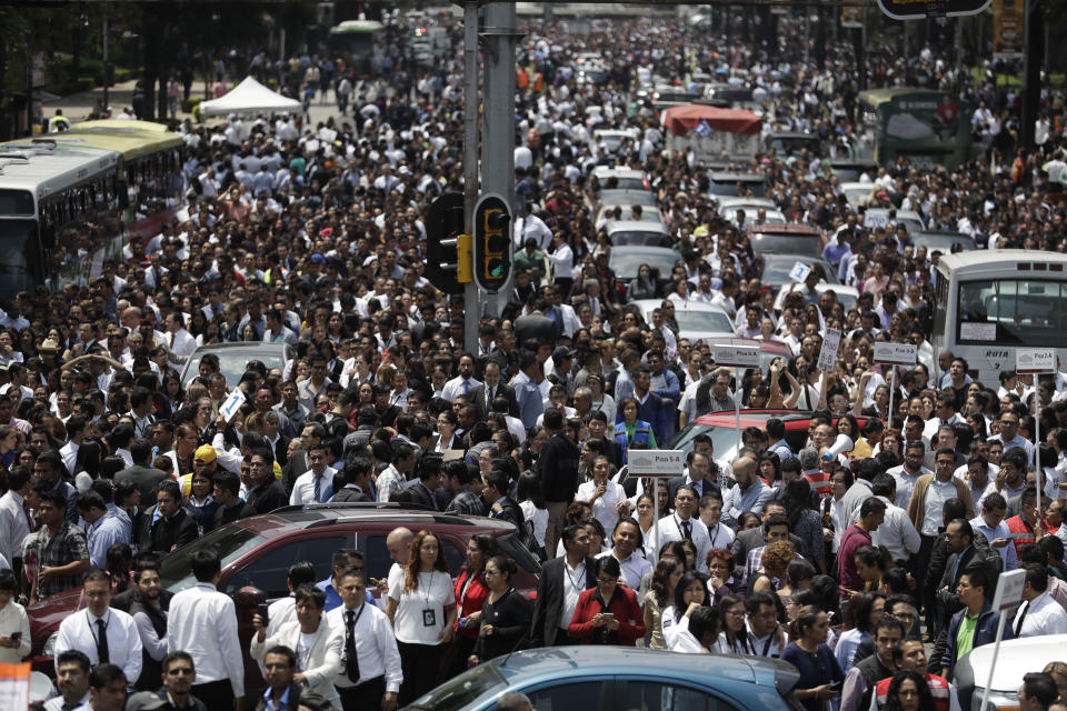 7.1 magnitude earthquake rocks Mexico City