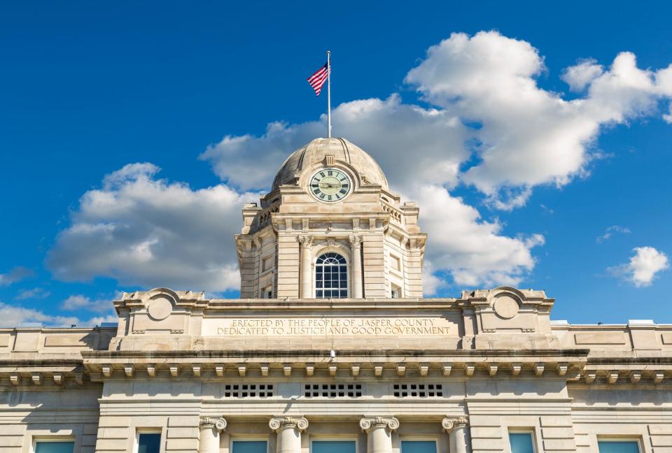 A courthouse in Newton, Iowa.