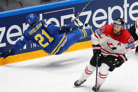 Ice Hockey - 2016 IIHF World Championship - Quarter-final - Canada v Sweden - St. Petersburg, Russia - 19/5/16 - Ryan O Reilly of Canada in action with Jimmie Ericsson of Sweden. REUTERS/Maxim Zmeyev