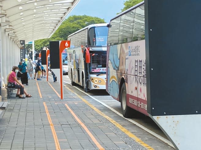 高市發生15歲少女在公車站遇陌生人搭訕，跟著對方回家發生性行為事件，婦幼隊警方提醒陌生人搭訕不予理會，應小心防範。（石秀華攝）