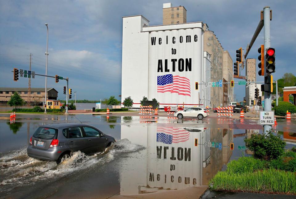 These 12 Photos Show the Mississippi River Flooding That's Decimating Small Towns