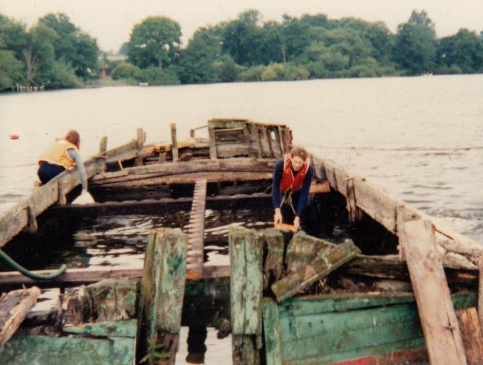 Eastern Daily Press: Linda and Vincent Pargeter preparing Maud to be moved from Ranworth to Upton 1981