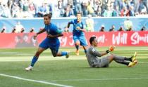 Soccer Football - World Cup - Group E - Brazil vs Costa Rica - Saint Petersburg Stadium, Saint Petersburg, Russia - June 22, 2018 Brazil's Philippe Coutinho celebrates scoring their first goal REUTERS/Max Rossi