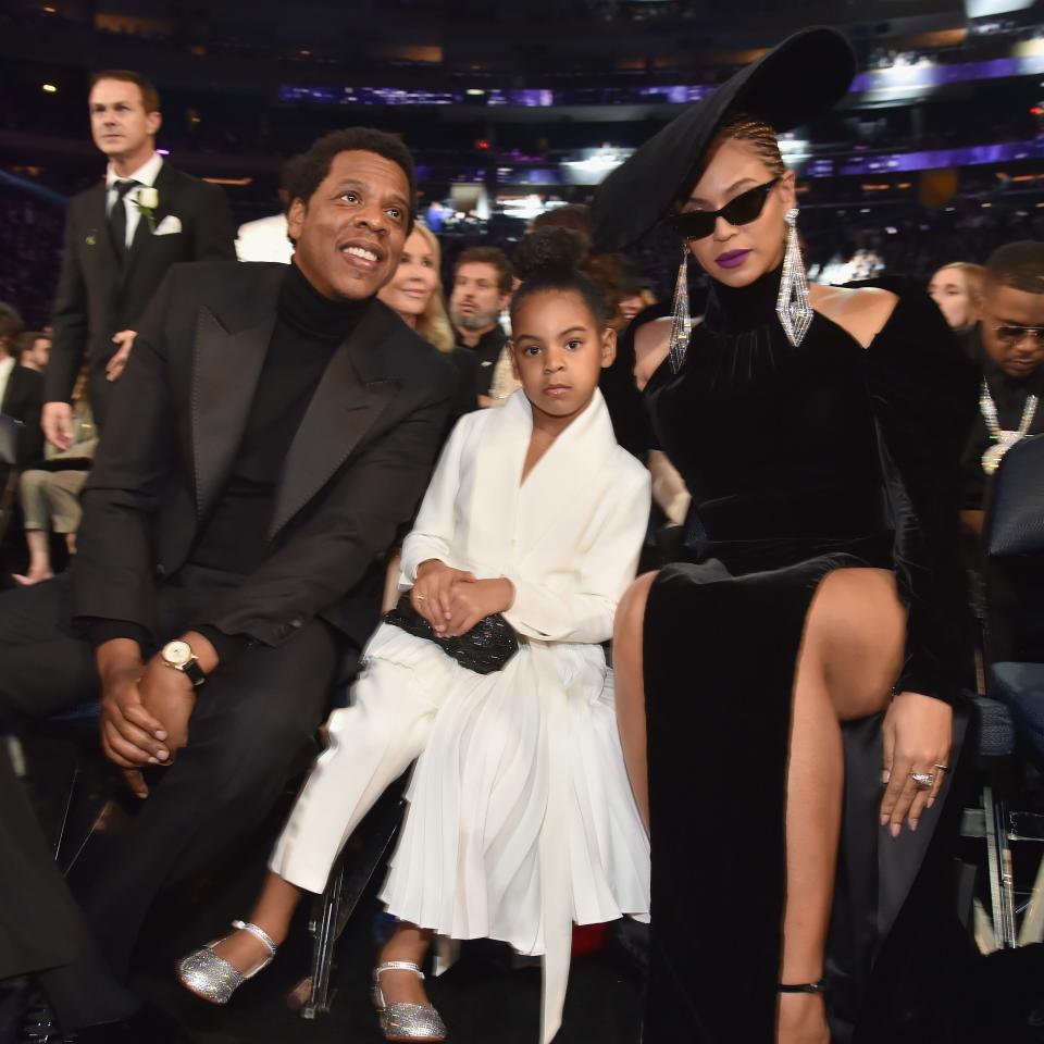 Beyonce and Blue Ivy stole the 2018 Grammys mid-show with their bold mother-daughter beauty.