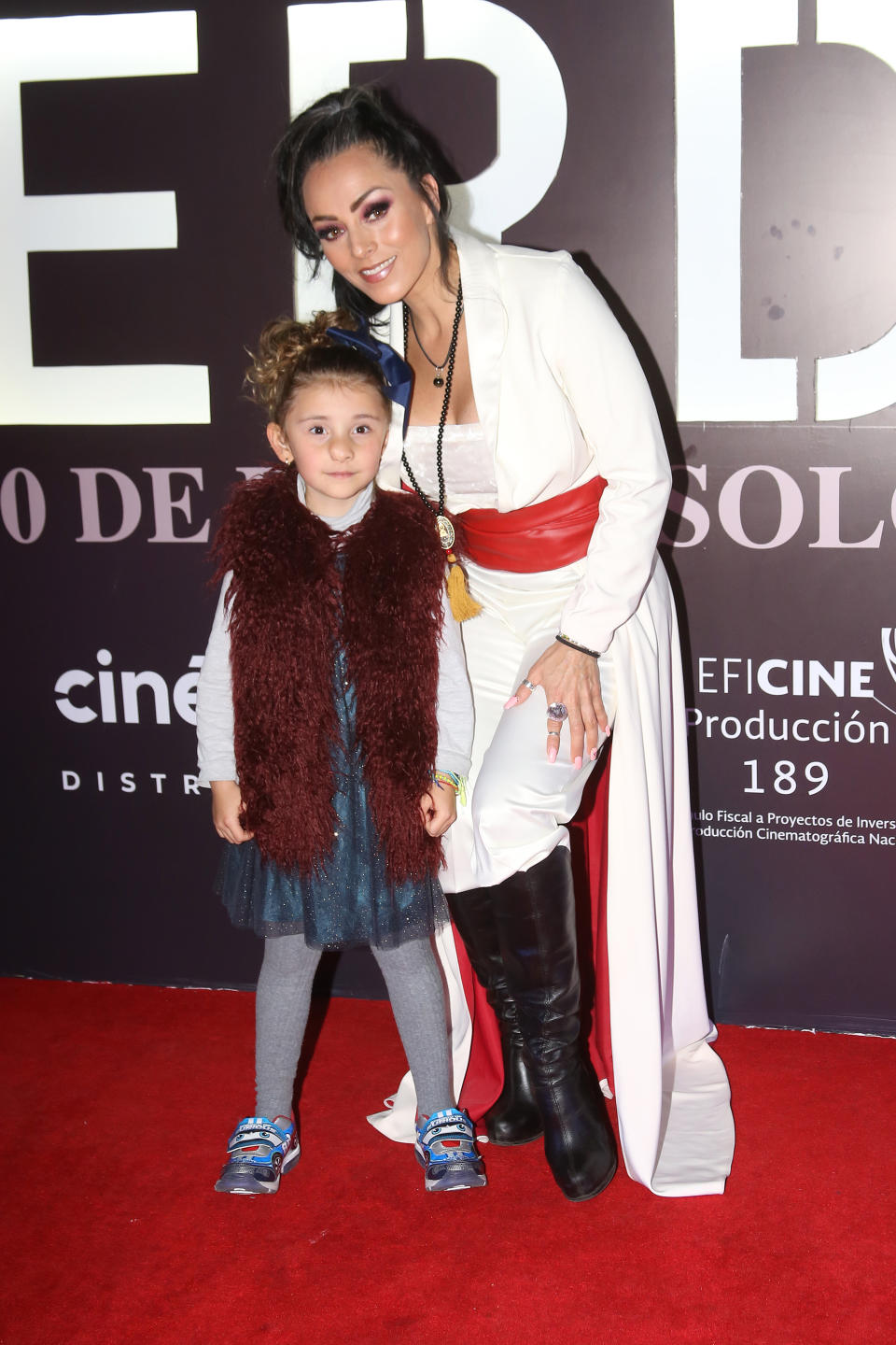 Antonella Melanitto y su madre Ivonne Montero en una alfombra roja en el 2020. (Photo by Adrián Monroy/Medios y Media/Getty Images)