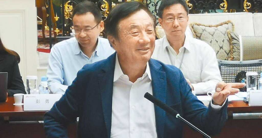 受美國禁令衝擊，加上NCC嚴查陸製影響，華為在台已超過1年未推出新手機，品牌體驗館也在本月初熄燈，引發是否要退出台灣手機市場的揣測。（圖／新華社）