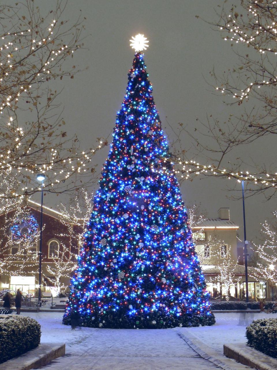 Ohio: Easton Town Center Christmas Tree