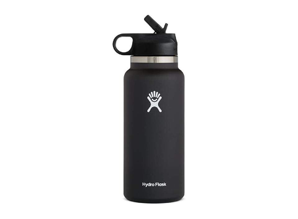 This water bottle has a wide-mouthed straw for quick and easy access. (Source: Amazon)