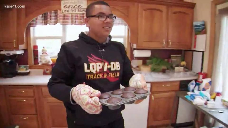 Teen Takes Family of 7 to Disney World After Raising Money by Baking Cupcakes
