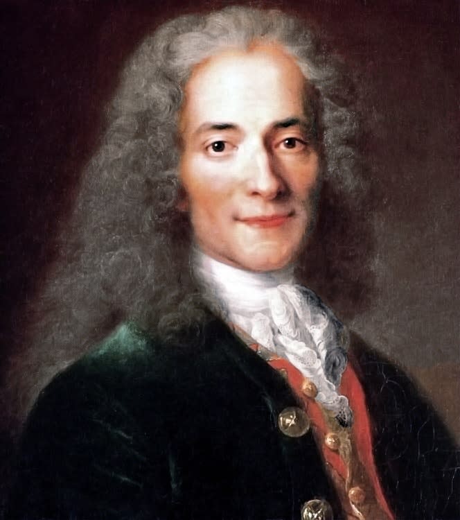 <span class="caption">Voltaire, par Nicolas de Largillière.</span> <span class="attribution"><a class="link " href="https://commons.wikimedia.org/wiki/File:Atelier_de_Nicolas_de_Largilli%C3%A8re,_portrait_de_Voltaire,_d%C3%A9tail_(mus%C3%A9e_Carnavalet)_-002.jpg" rel="nofollow noopener" target="_blank" data-ylk="slk:Musée Carnavalet;elm:context_link;itc:0;sec:content-canvas">Musée Carnavalet</a></span>