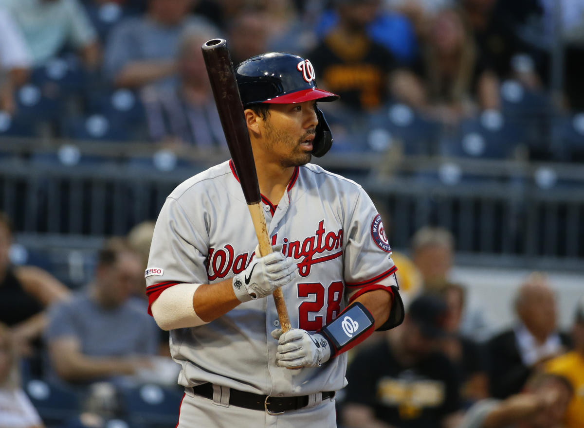 Kurt Suzuki has hip flexor strain but will remain on Nationals